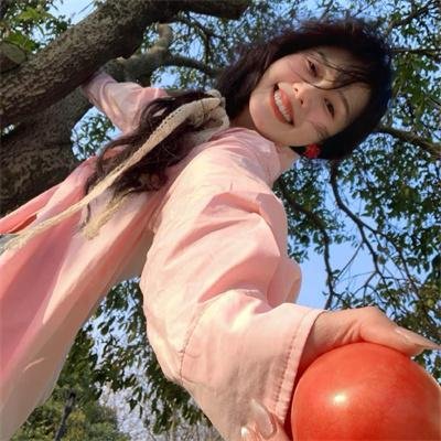 橙色女孩